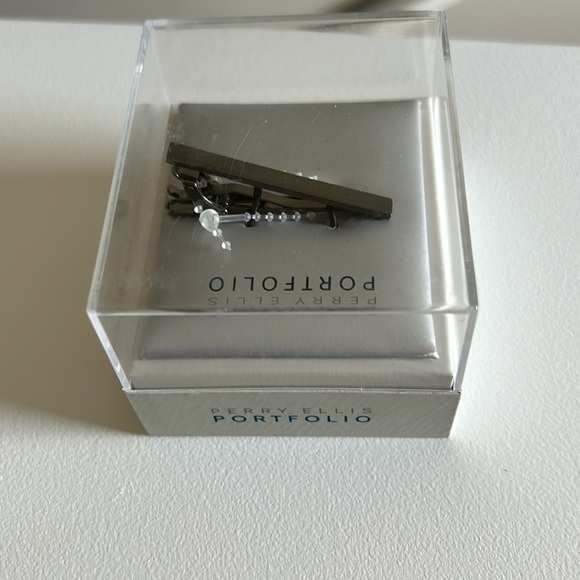 Men’s Perry Ellis tie clip - Picture 4 of 7